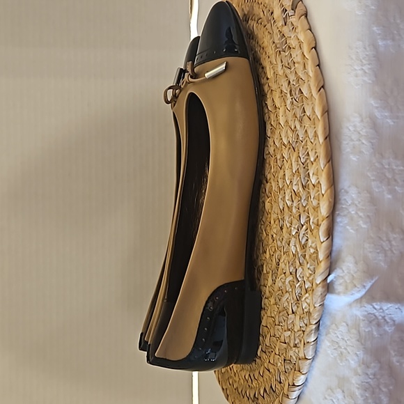 AGL | Women's Black Carmel Leather Dara Cap Toe Ballet Flats with Bow Sz 9.5 - Picture 2 of 13